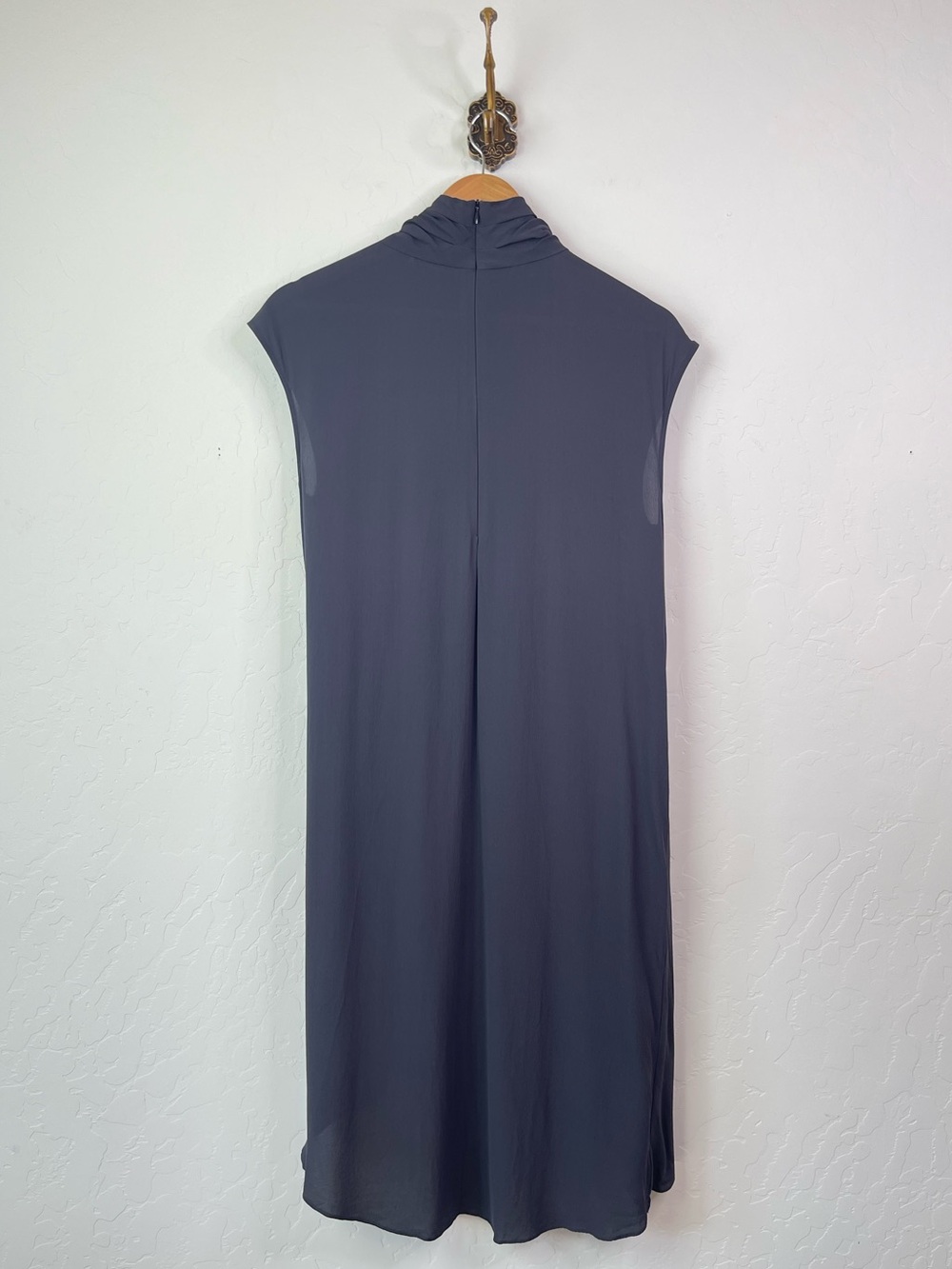 Brunello Cucinelli Draped Silk Mockneck Gray Cap Sleeve Monili Tunic Mini Dress - Picture 4 of 16